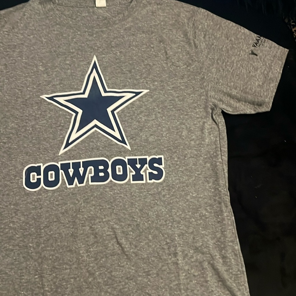 Small Dallas Cowboys T-shirt